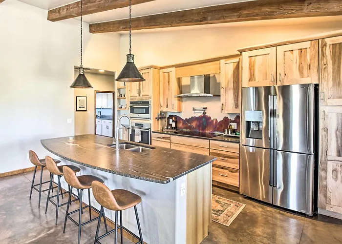 Pastoral Escape W/ Covered Patio & Grill! Holiday home *