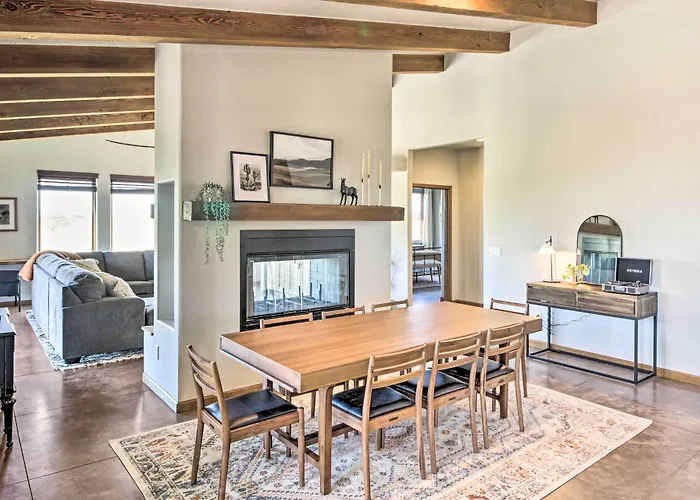 Pastoral Escape W/ Covered Patio & Grill! Holiday home